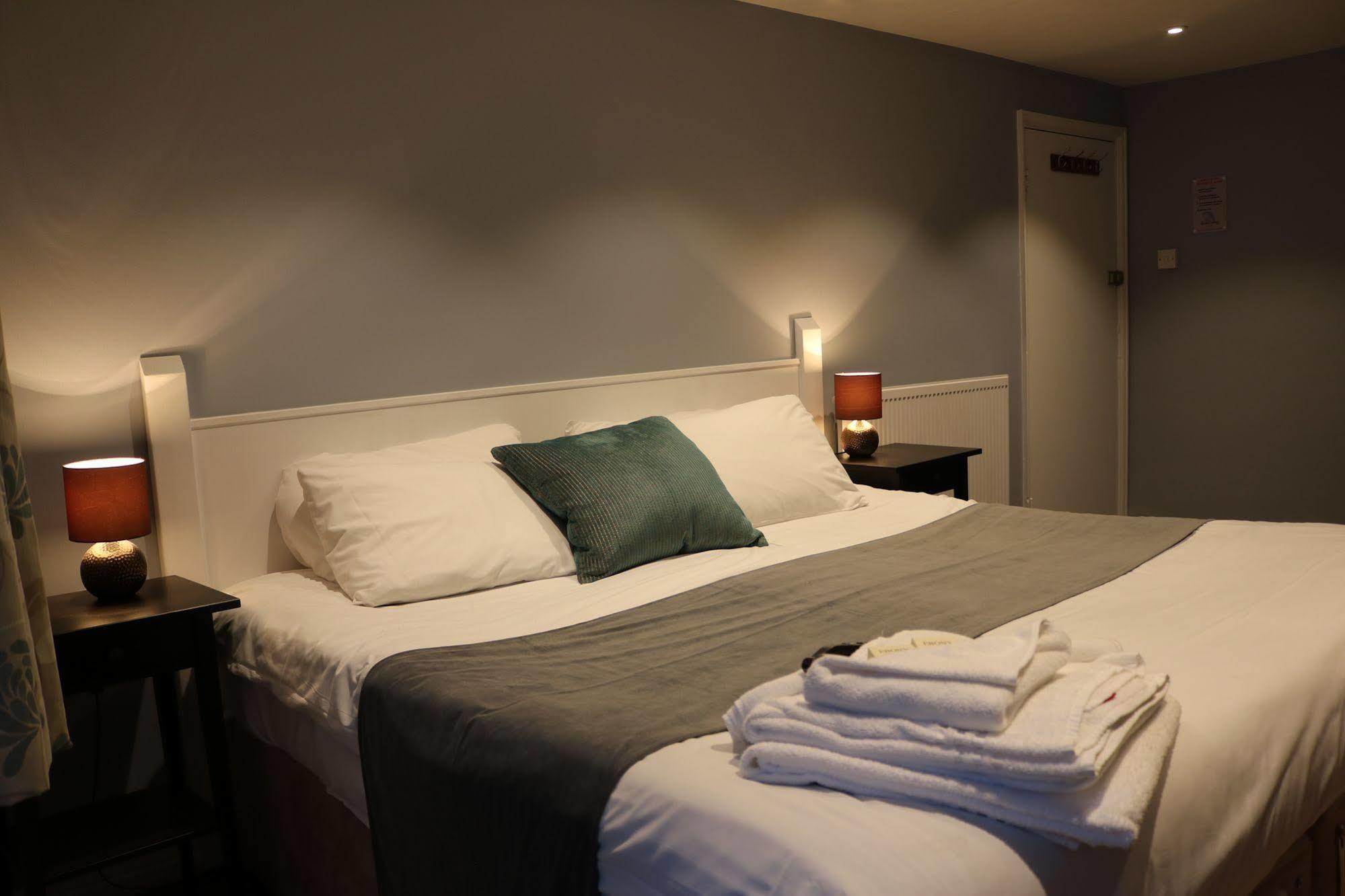 The Oyster Smack Inn Burnham-on-Crouch Екстериор снимка