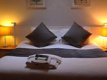 The Oyster Smack Inn Burnham-on-Crouch Екстериор снимка
