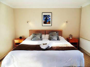 The Oyster Smack Inn Burnham-on-Crouch Екстериор снимка